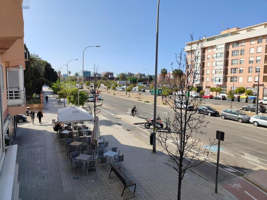 Piso Cerca Universidades Y Playa Valencia Eksteriør billede